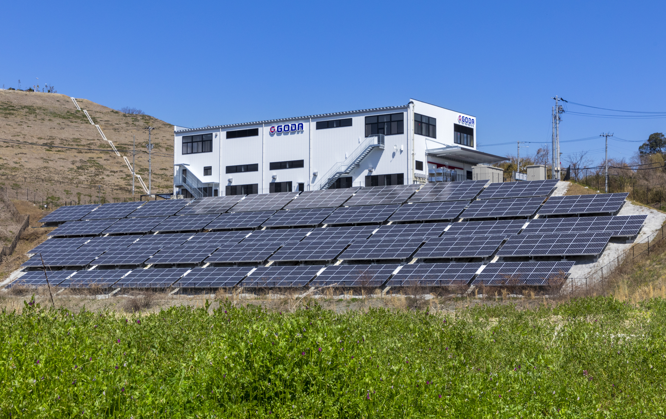 ③外観・太陽光発電