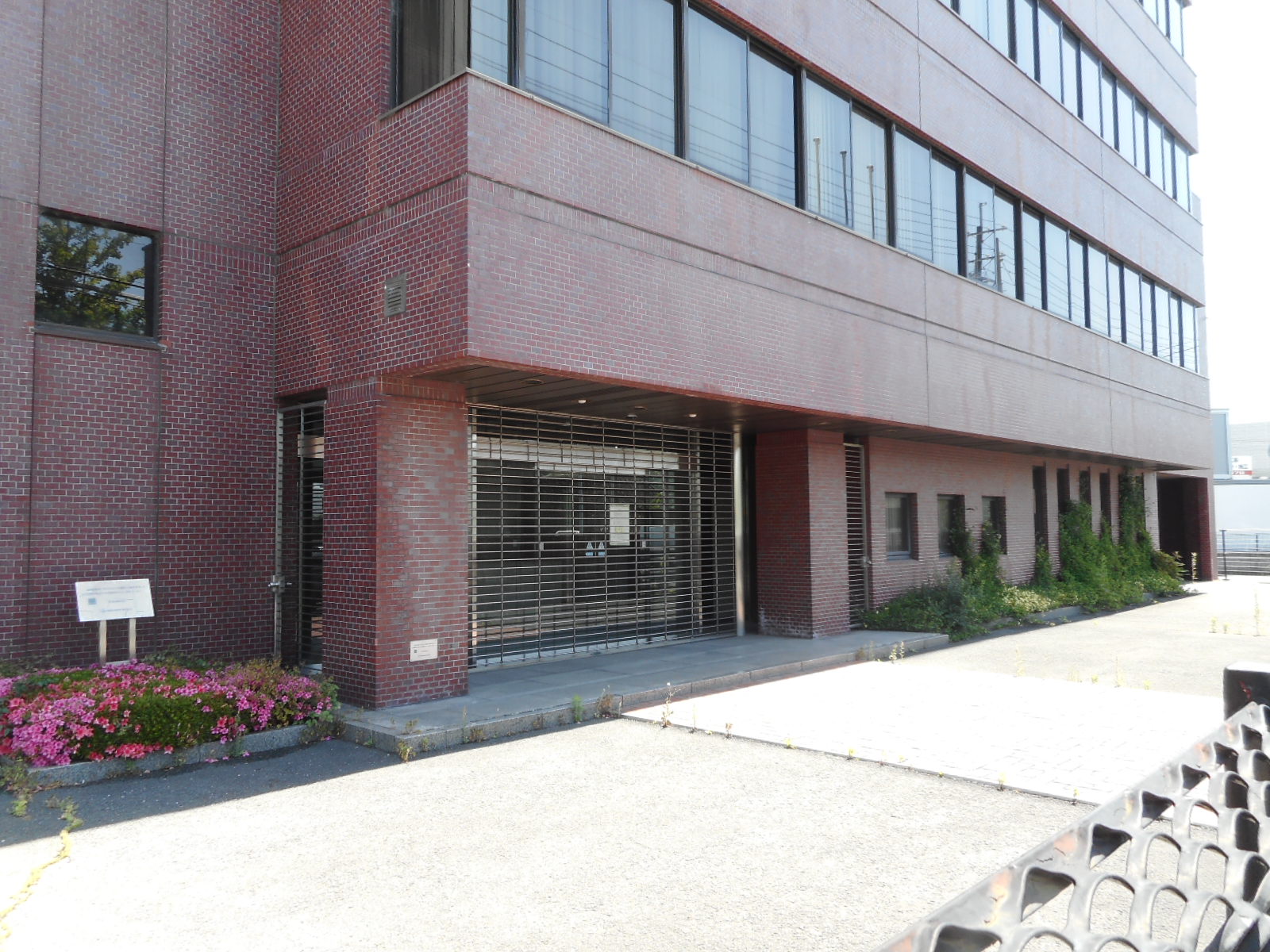 ⑦エントランス